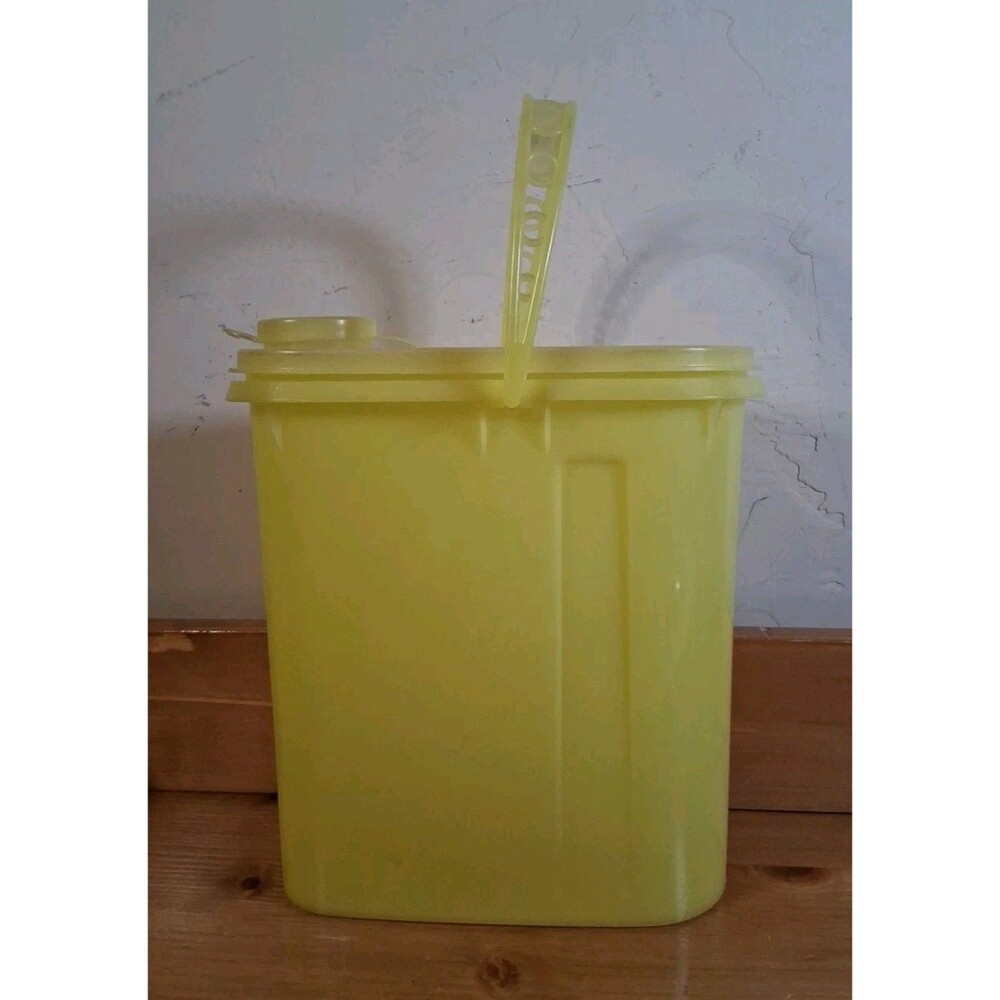 Vintage Tupperware Yellow Juice Quart Container Lid Handle 587-2 USA Made MCM